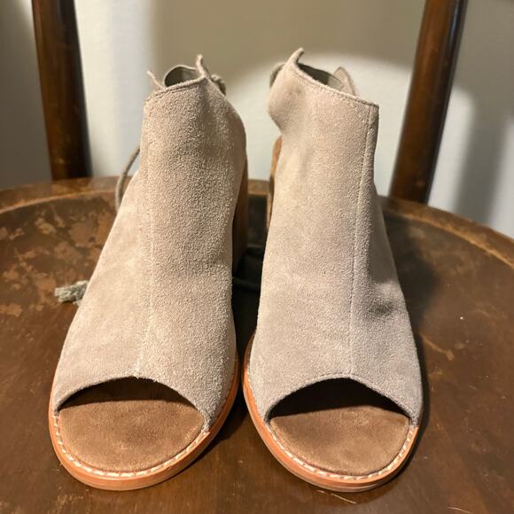 Toms Elba Desert Womens Sz 7 Beige Taupe Peep Toe Chunky Block Heel Sandals - Picture 5 of 5